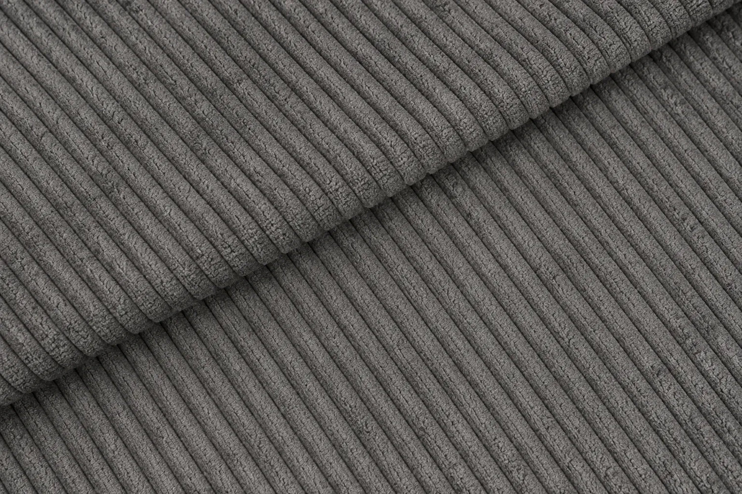 Tamsiai pilkas velvetas